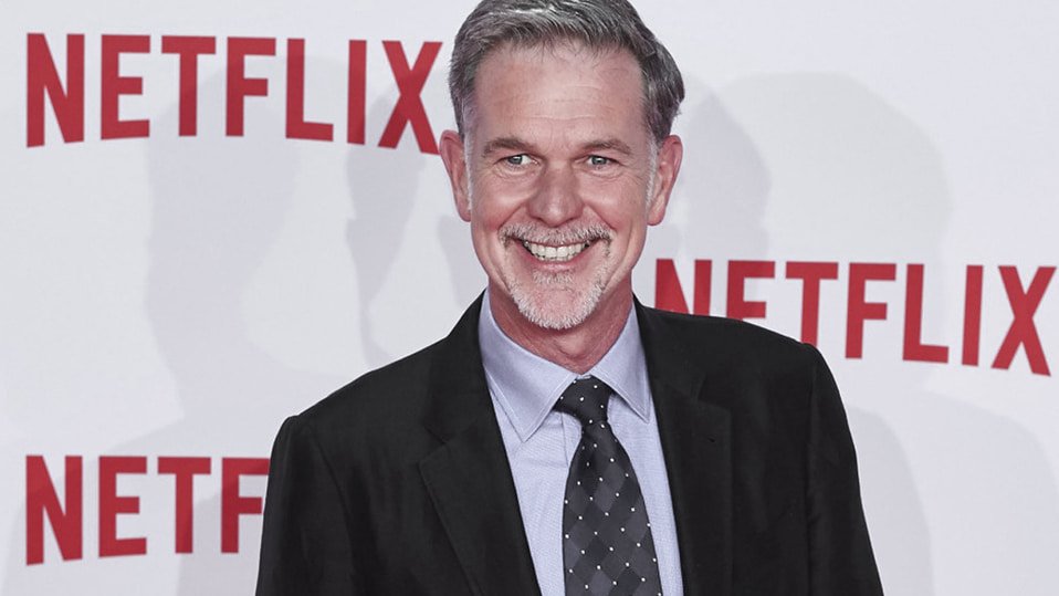 Reed Hastings, cofundador y codirector ejecutivo de Netflix, líder en la industria del entretenimiento digital, en su entorno empresarial