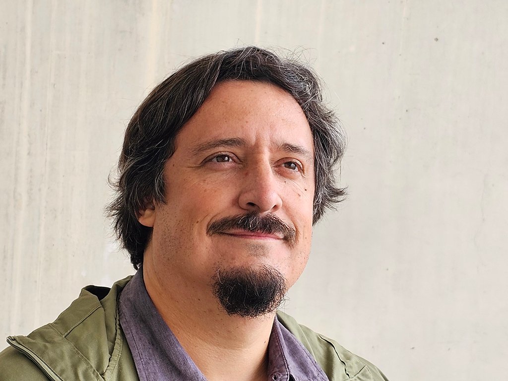 Matías Asún, director de campañas de Greenpeace Andino, en una actividad por la defensa del medio ambiente en Sudamérica.