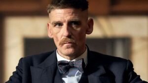 Paul Anderson como Arthur Shelby