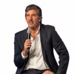 Quién es Guillermo Garat, el ejecutivo detrás de la comunicación institucional de YPF