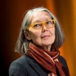 Anne Carson: la clasicista que aprendió griego en la hora del almuerzo y ganó el Nobel de Literatura 2026